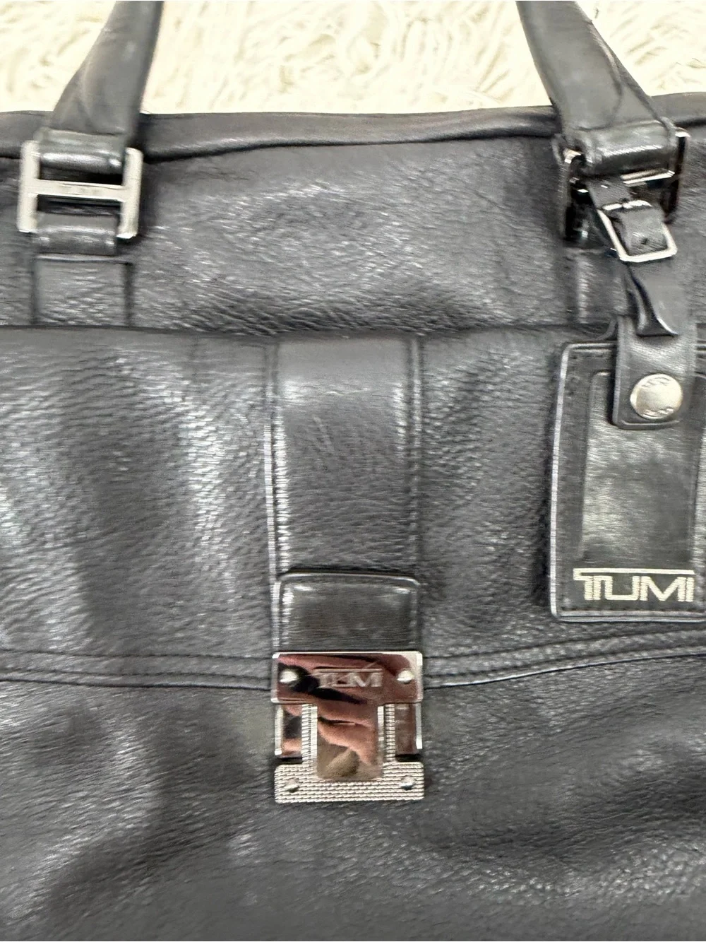 Tumi Beacon Hill Chestnut Large Laptop Leather Briefcase Black Leather